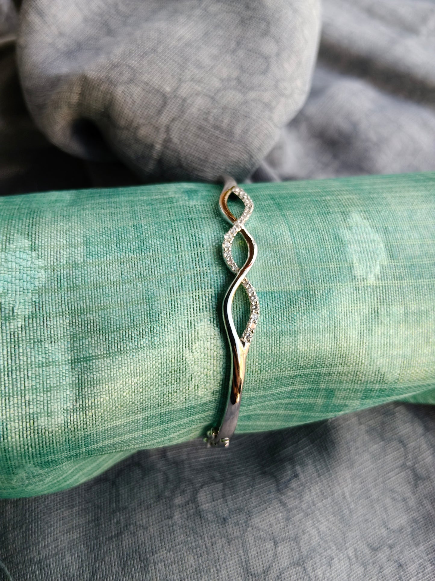 CURVELUXE PLAIN CZ CUFF