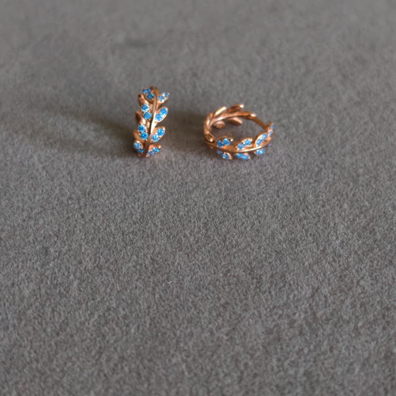 AQUA BLUE DESIGNER STUDS