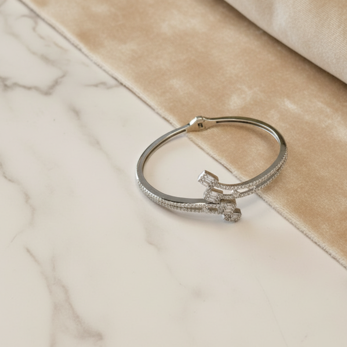 TEJALIKA ROYAL PLAIN CZ CUFF