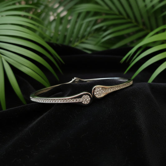 BANDHANIKA PLAIN CZ CUFF