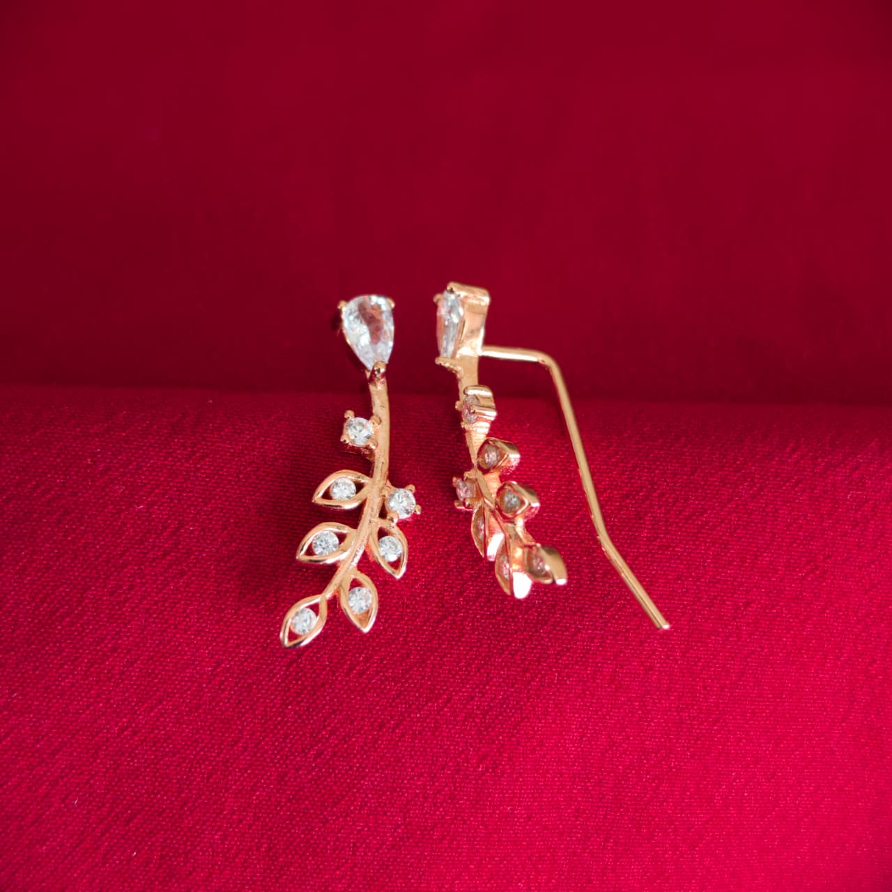 GOLDEN VINE STUDS