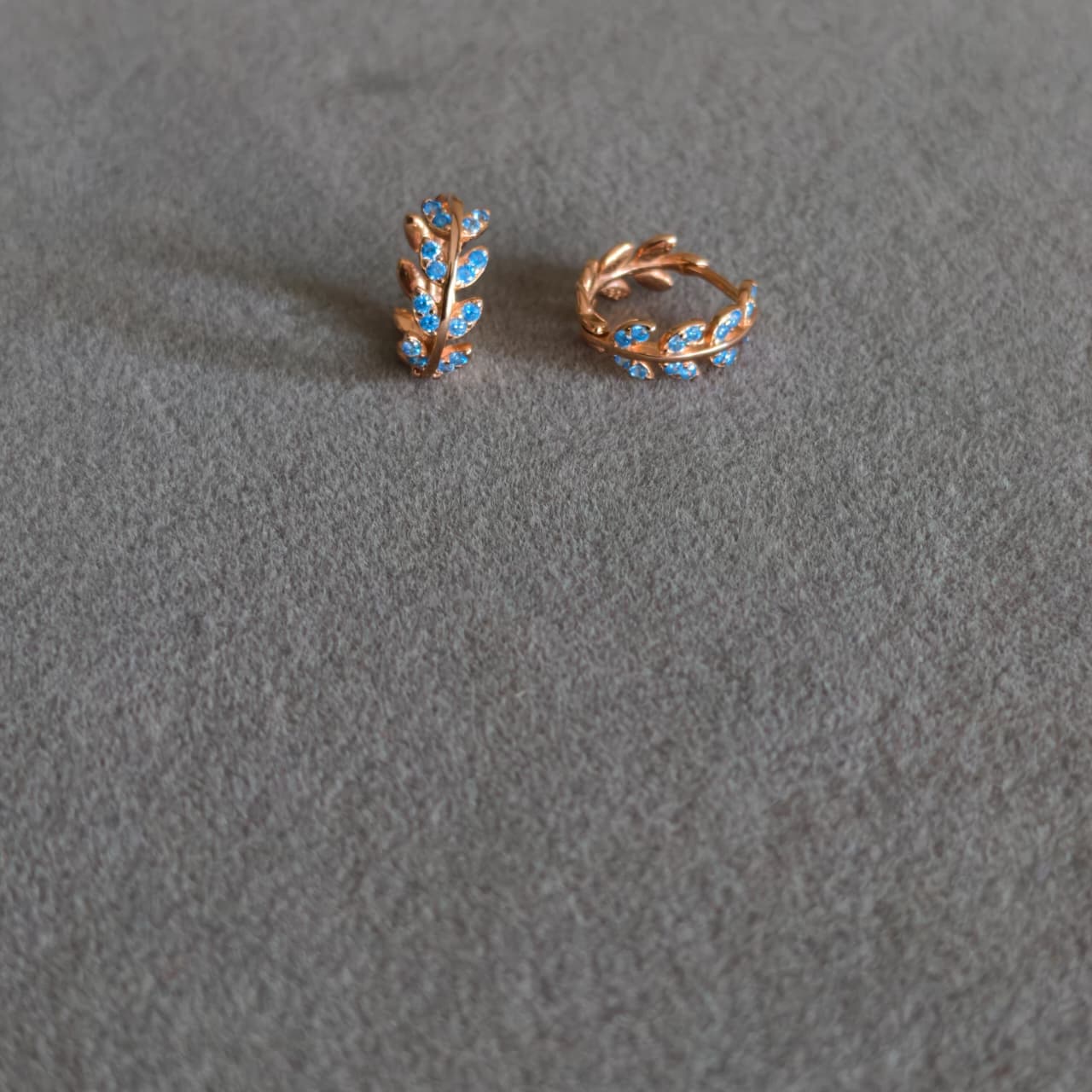 AQUA BLUE DESIGNER STUDS